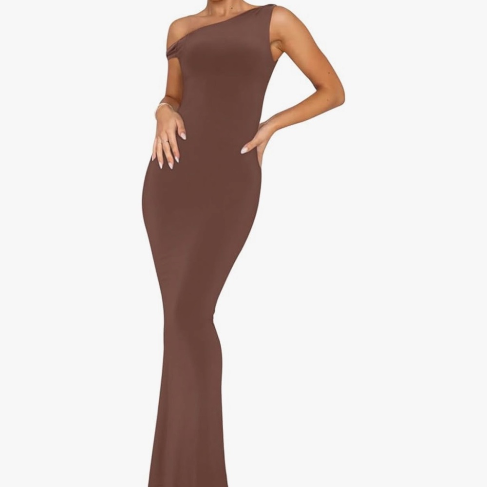 ReoRia Brown Asymmetrical One-Shoulder Gown